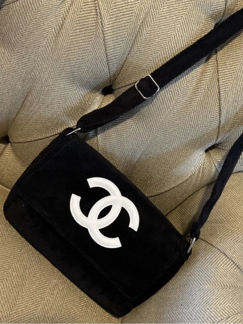 NEW CHANEL PRÉCISION 2006 Black Crossbody/Shoulder Bag